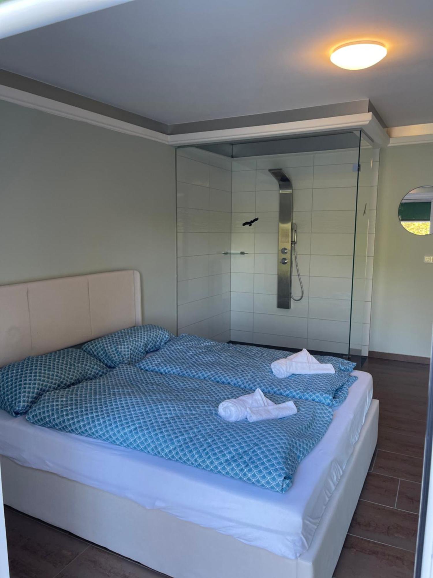 Kavkaz Restaurant & Hotel Ломар Екстер'єр фото